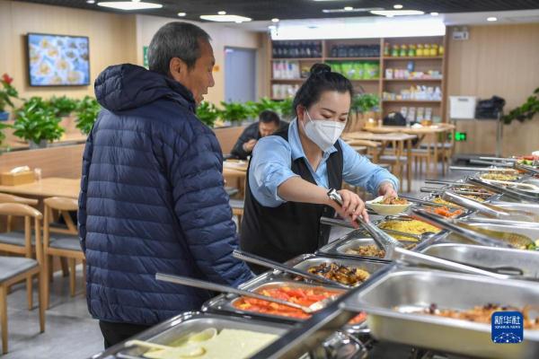 吉林重点支持建设100个社区老年食堂
