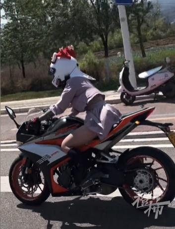 痛心！两名00后女孩骑摩托发生事故，双双身亡！事发前网友曾提醒…