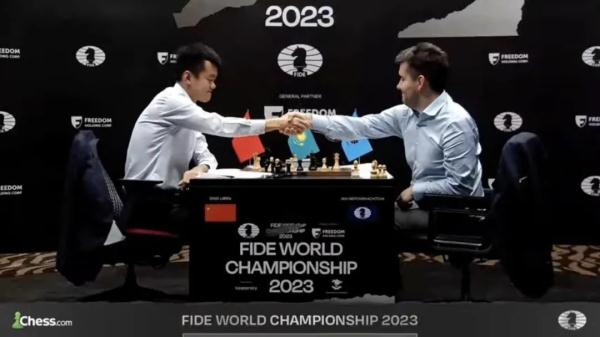 国际象棋世界冠军赛，丁立人迎来首胜