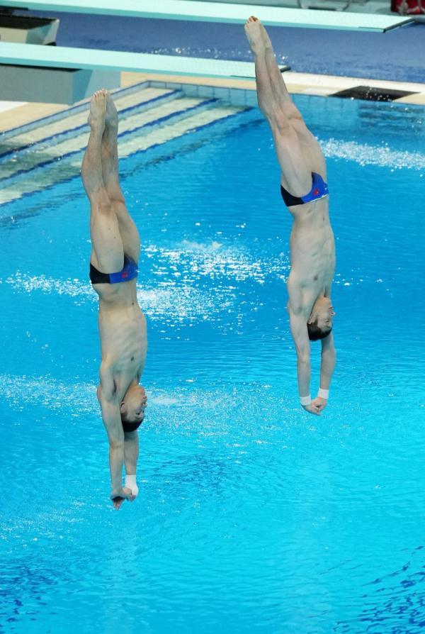 跳水——世界杯西安站男子双人10米台：练俊杰/杨昊夺冠