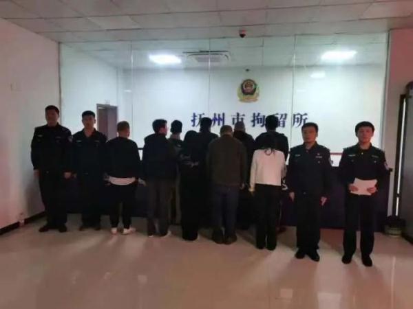 “小卡片”竟牵出网络招嫖卖淫团伙……