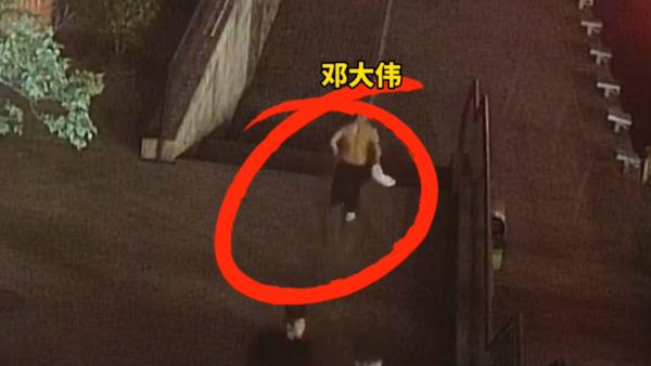 凌晨4点2车3次掉头，竟为了……