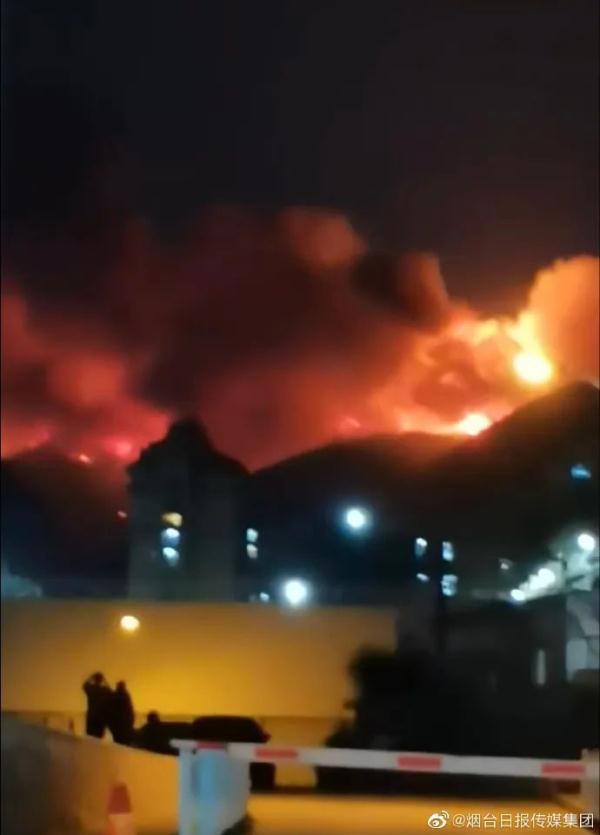 一地突发山火,嫌疑人落网!1800多人现场救援 一地突发山火,嫌疑人落网!1800多人现场救援