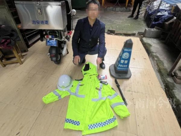 男子穿着交警服装，边抽烟边工作？真相查明