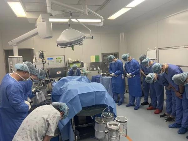 痛惜!年仅28岁的单亲妈妈走了,父母做出伟大决定 痛惜!年仅28岁的单亲妈妈走了,父母做出伟大决定