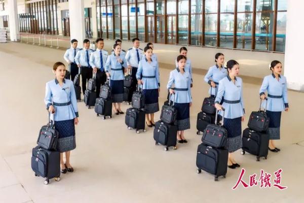 中老铁路上的最美师徒