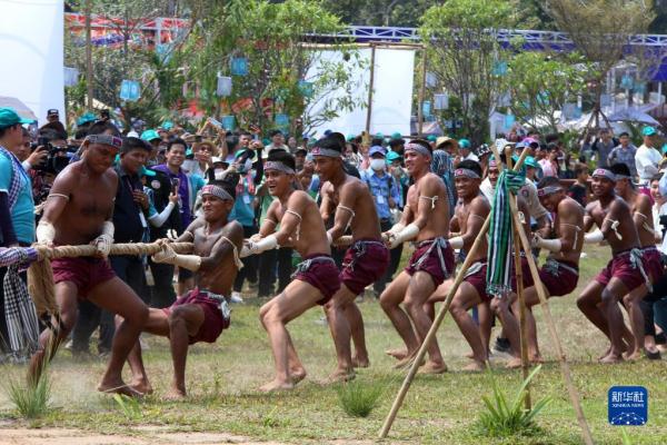 柬埔寨举行宋干节庆祝活动