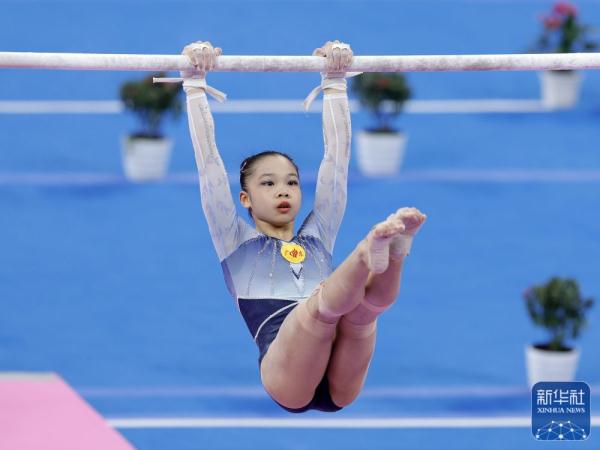 体操全国冠军赛|黄卓凡获高低杠冠军 体操全国冠军赛|黄卓凡获高低杠冠军