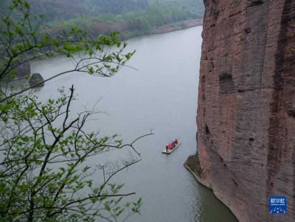 江西:春和景明引游人 江西:春和景明引游人