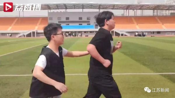 陪跑陪学习陪减肥！高校里这种服务火了