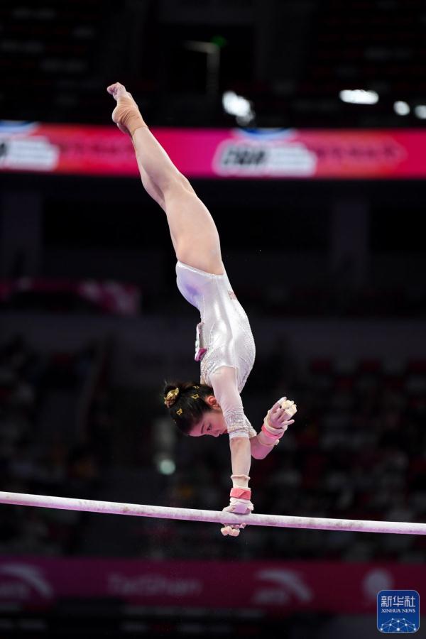 体操全国冠军赛|黄卓凡获高低杠冠军 体操全国冠军赛|黄卓凡获高低杠冠军