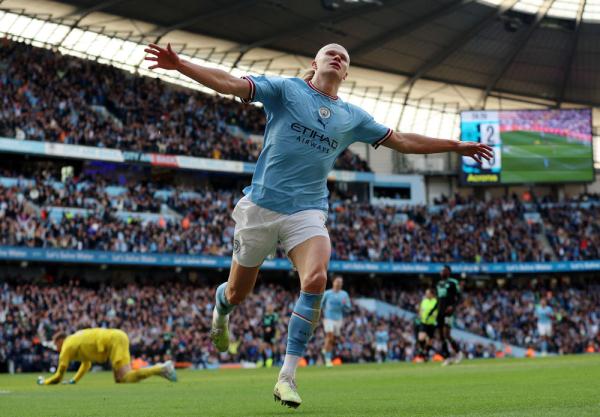 英超综合 | 曼城胜莱斯特城 哈兰德平赛季进球纪录