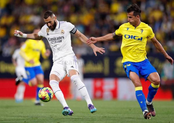 西甲综合 | 本泽马两度中柱 皇马2:0客胜加迪斯 西甲综合 | 本泽马两度中柱 皇马2:0客胜加迪斯