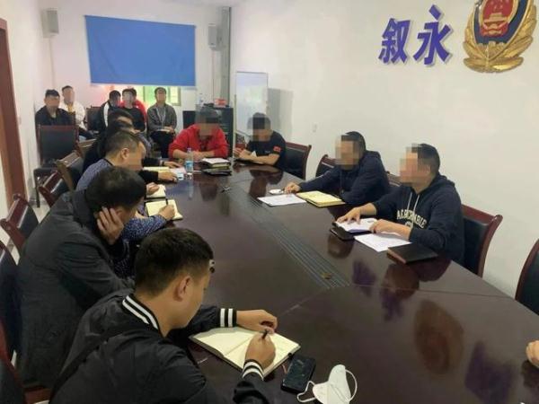 女警卧底微信群，私聊获取重大线索