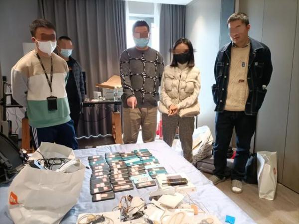 女警卧底微信群，私聊获取重大线索