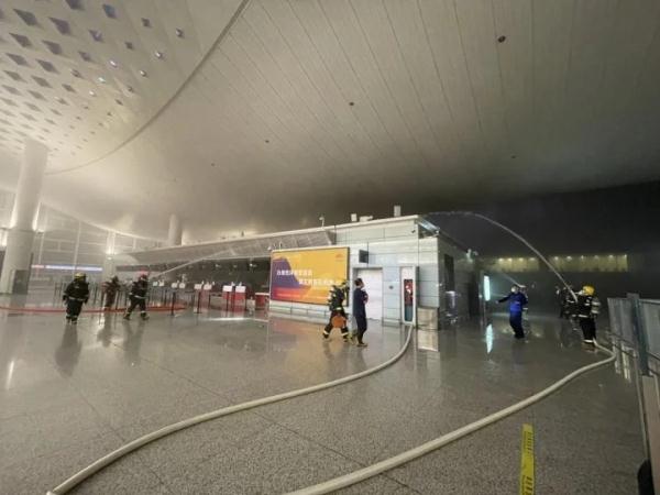 杭州萧山机场发生火情，机场通报