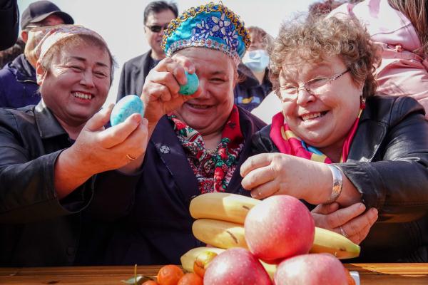 内蒙古恩和：警民共庆巴斯克节
