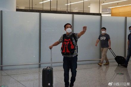 台胞千里送四川籍老兵回家