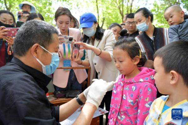 山东东营：逛黄河大集 赏民俗文化