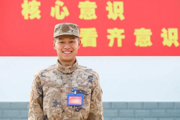 “孩子他爸”，来当兵了！