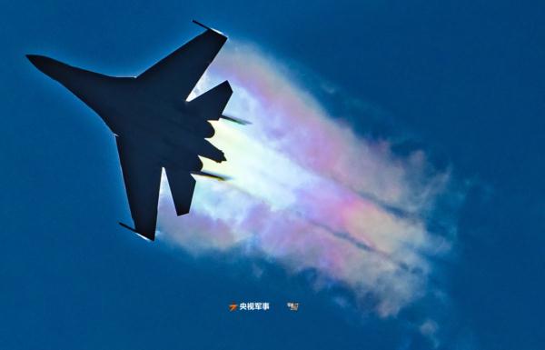 中国战机报到！