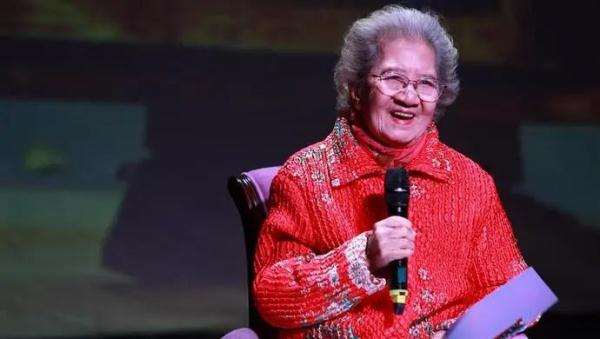 上海人都认识，94岁“国民奶奶”获奖！她塑造的多个角色实在太经典