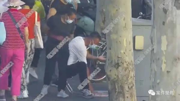 高度警惕！三甲医院周围被这类人"蹲守"，已有多人"中招"