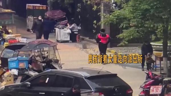 找到了！街头背着女童的高中生是他