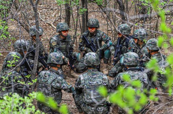 立体打击 梯次后撤：直击武警实战化战术演练