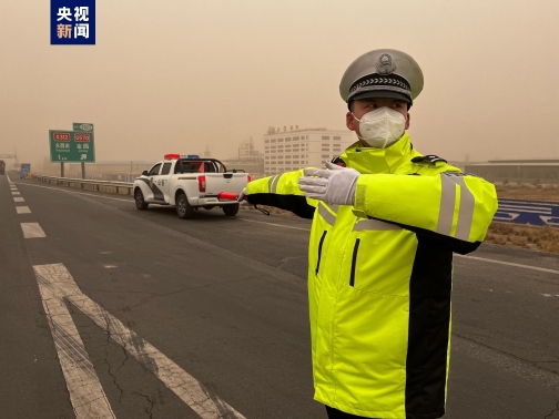 甘肃河西走廊地区出现沙尘暴天气 部分高速公路临时管制 甘肃河西走廊地区出现沙尘暴天气 部分高速公路临时管制