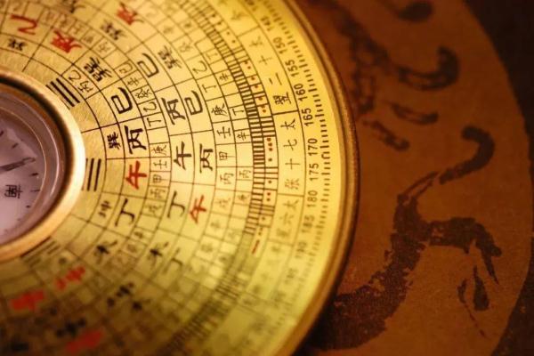 “风水大师”主动现身，女子拿出80万护家人平安！
