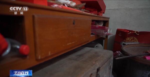 家中15万现金不翼而飞 警方比对人民币冠字号码破案