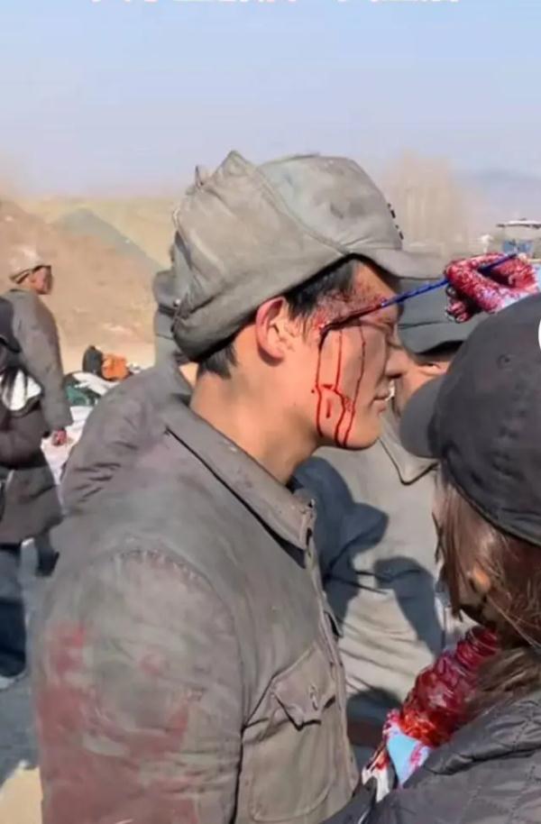 电影还没拍完,群演先火了 电影还没拍完,群演先火了