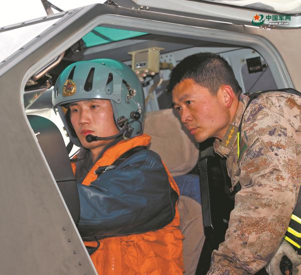 陆航直升机海上实弹射击训练