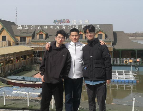 好消息!江边救人的三个小伙考研成功“上岸” 好消息!江边救人的三个小伙考研成功“上岸”