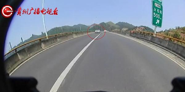 “朋友说前面能掉头！” 女子高速上逆行三公里 周边车辆纷纷鸣笛避让