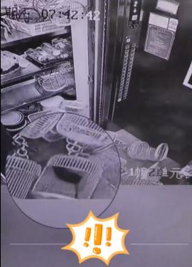 电梯坠落，门自动打开瞬间涌入一大堆...电影都不带这么拍！