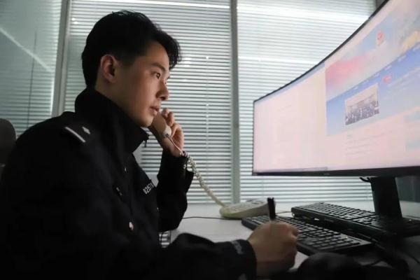直播“逃单”不成反辱骂女网友，拘！