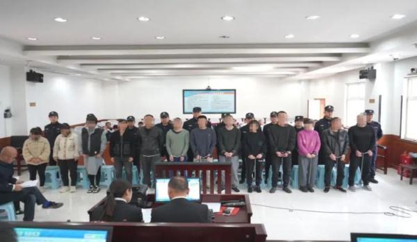 涉案1700万余元！13人制售假酒被公开审理
