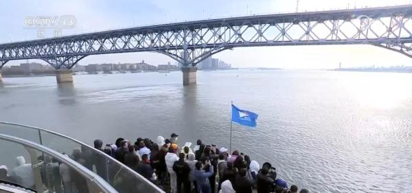 交通运输业多项指标实现正增长 港口集装箱吞吐量同比增长3.5% 交通运输业多项指标实现正增长 港口集装箱吞吐量同比增长3.5%