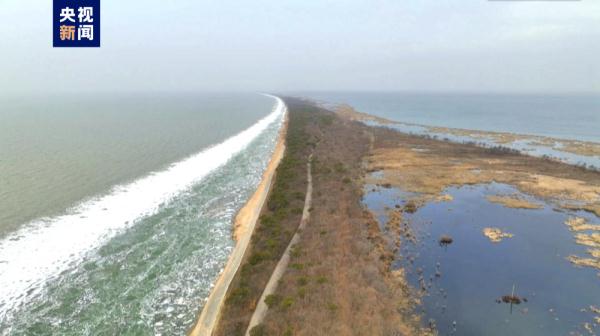 兴凯湖褪去“冰衣”迎来全面开湖