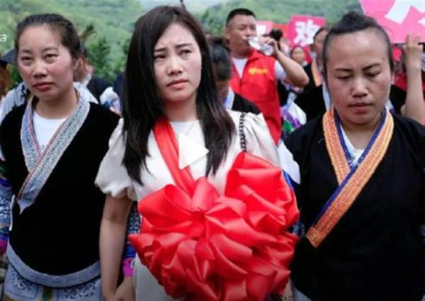 5岁女孩被拐26年,找到家时父母已不在…… 5岁女孩被拐26年,找到家时父母已不在……