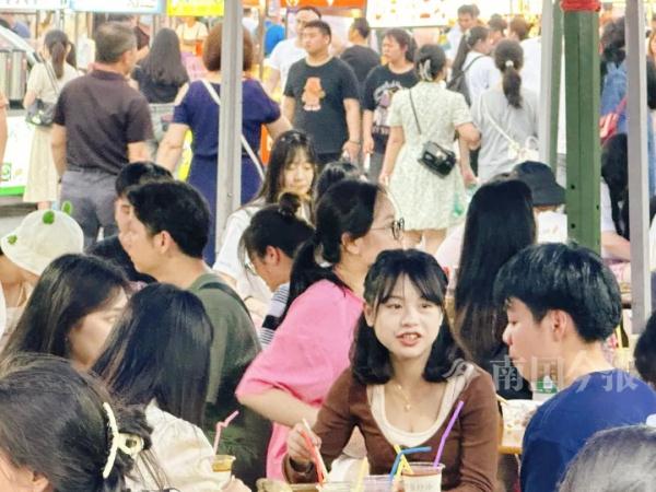 人人人人人！柳州特色美食点人潮涌动，游客们说→