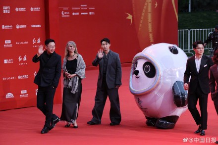 高清大图！第十三届北京国际电影节开幕式红毯举行
