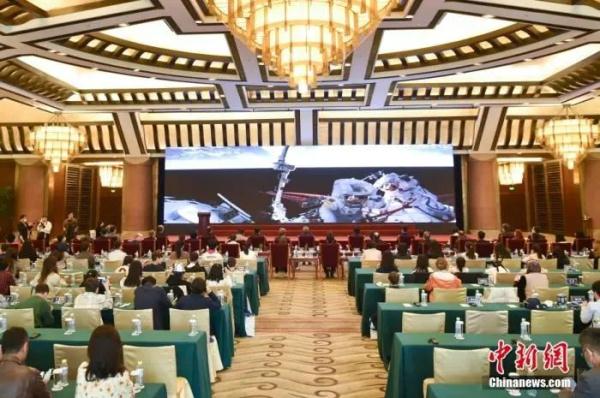 “天宫”食谱什么样？休息时能玩游戏吗？“神十五”航天员这样说