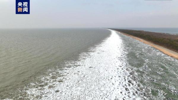 兴凯湖褪去“冰衣”迎来全面开湖