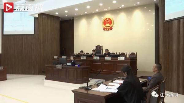 15岁女生玩密室逃脱致手掌骨骨折!家人把商家告上了法庭 15岁女生玩密室逃脱致手掌骨骨折!家人把商家告上了法庭