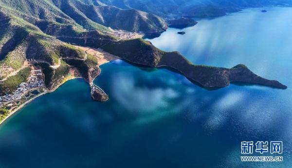 “飞阅”泸沽湖 一池琉璃如诗如画