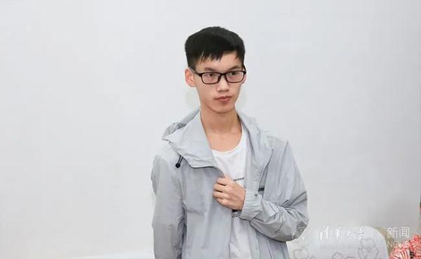 在工地搬砖时收到清华通知书，如今他将回云南工作