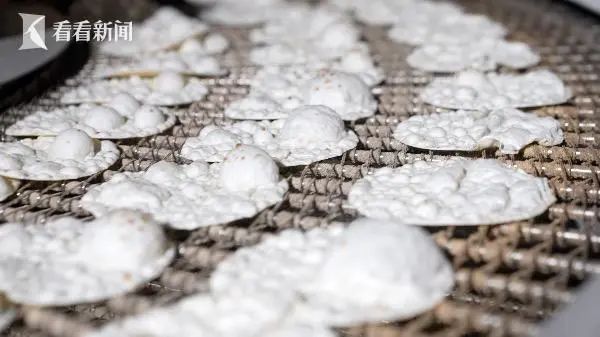 淄博烧烤小饼遭疯抢 老板忙到暴瘦20斤 淄博烧烤小饼遭疯抢 老板忙到暴瘦20斤